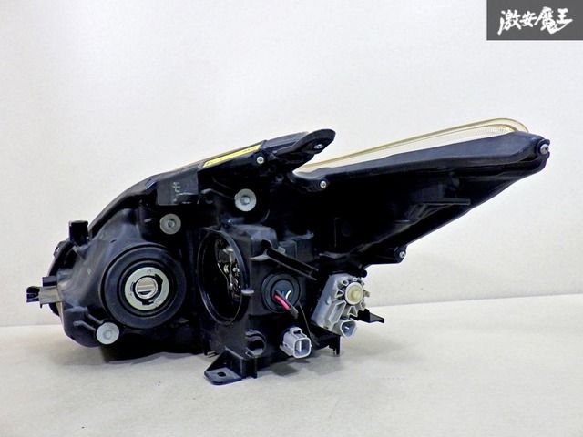 トヨタ 純正 ZVW30 プリウス HID ヘッドライト ヘッドランプ 右 右側