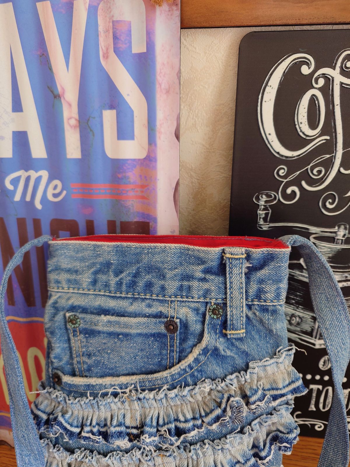 14☆USEDダメージデニムリメイク☆フリルショルダーバッグ☆サコッシュ