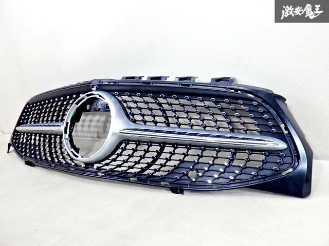 カメラ穴有】メルセデスベンツ純正 C118 CLAクラス ダイヤモンドグリル
