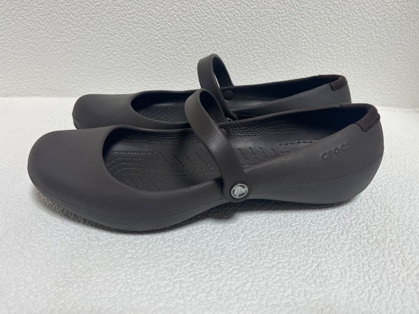 極美品】crocs アリスワーク W8 24cm ダークブラウン 廃盤品 - メルカリ