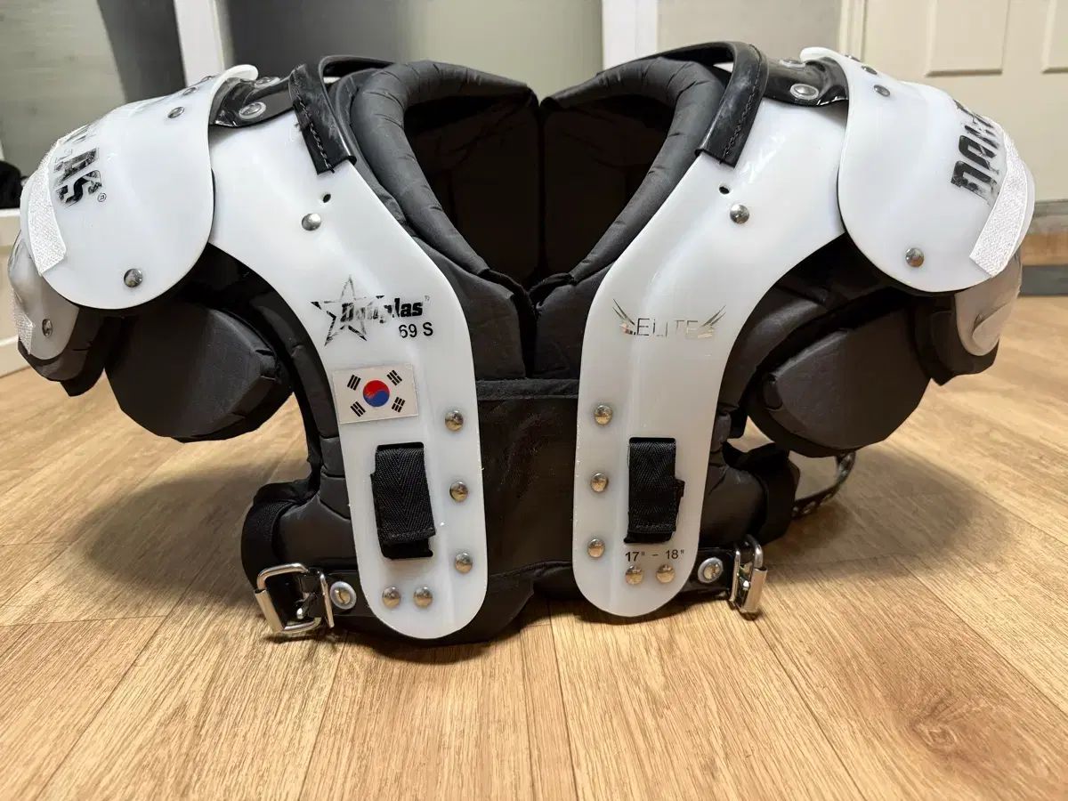 Douglas elite 69 small ダグラス サッカー ショルダーパッド