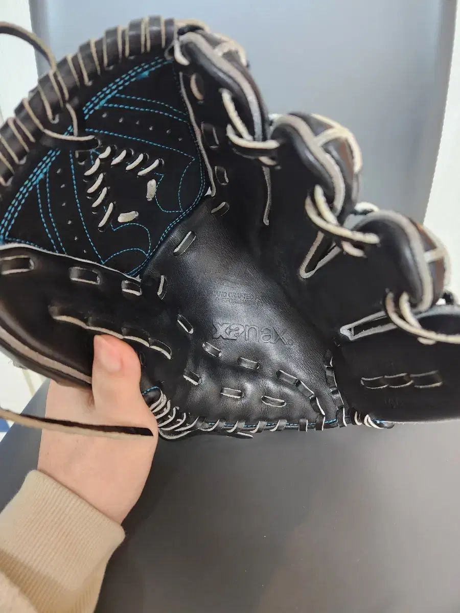 ジャナクストラウスト 投手用グローブ 野球グラブ