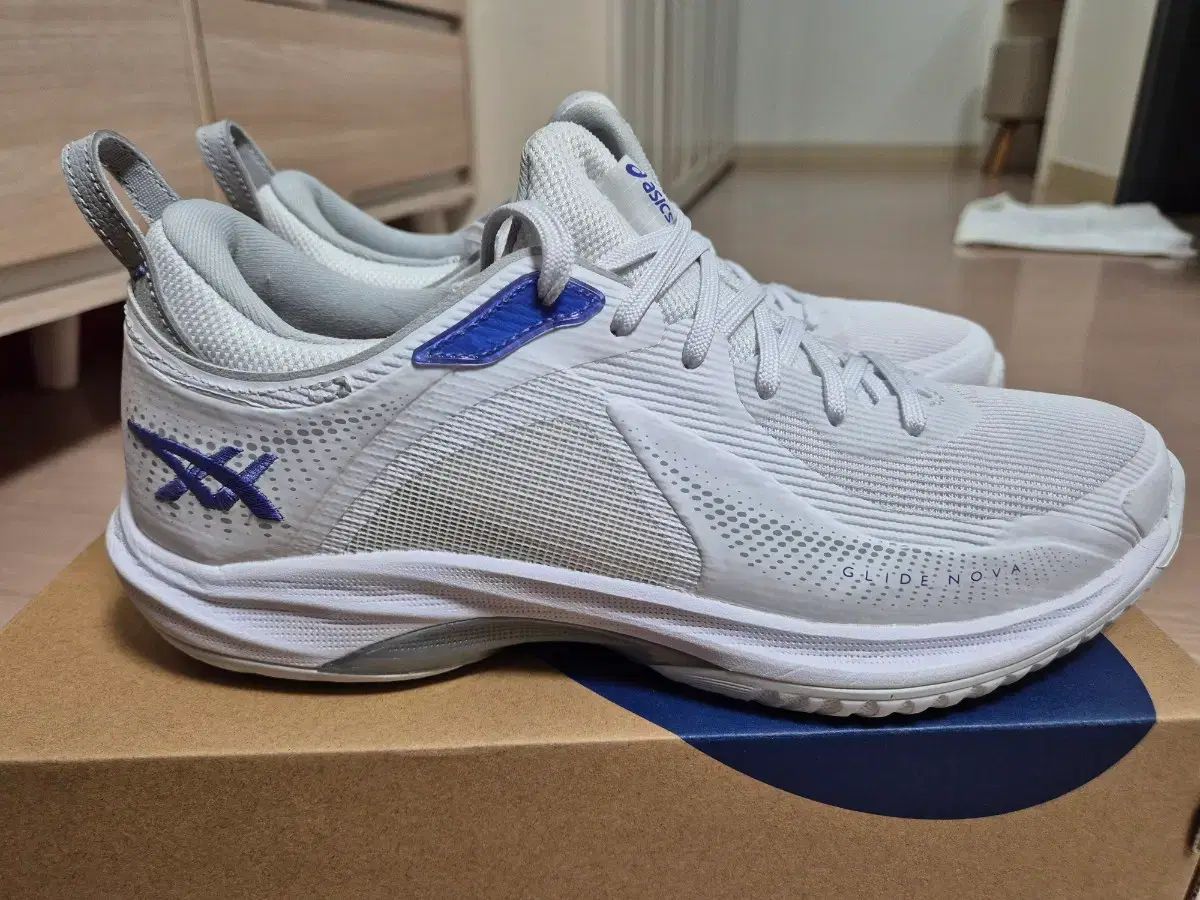 アシックス グライドノヴァ