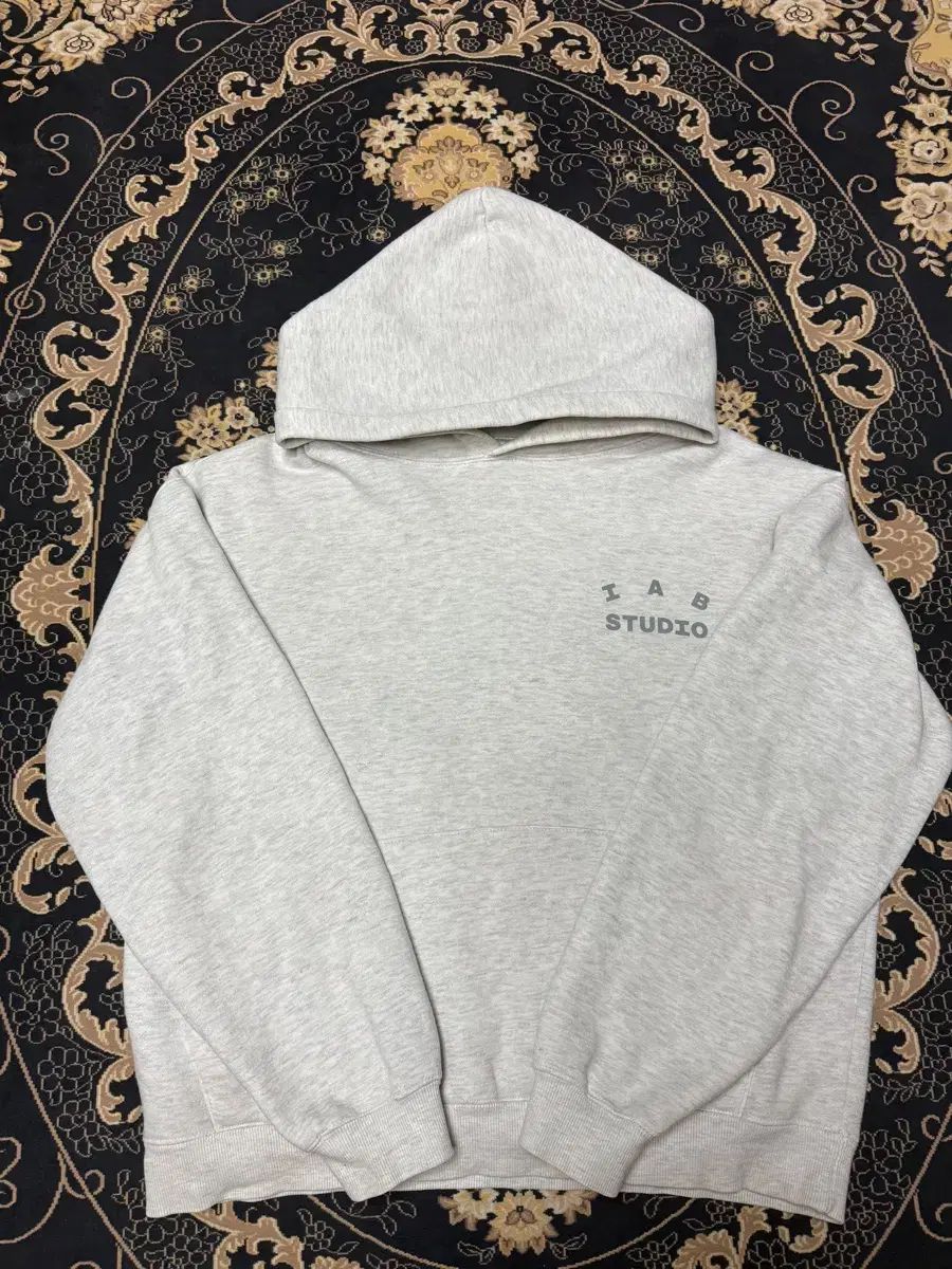 IAB Studio フーディー ライトグレー M