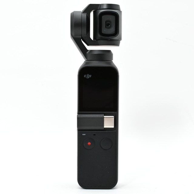 外観 手ブレ補正ジンバル搭載