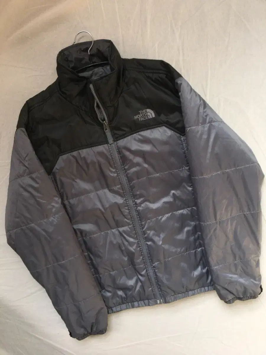 THE NORTH FACE ザノースフェイス バスト ロゴ 軽量 ダウン