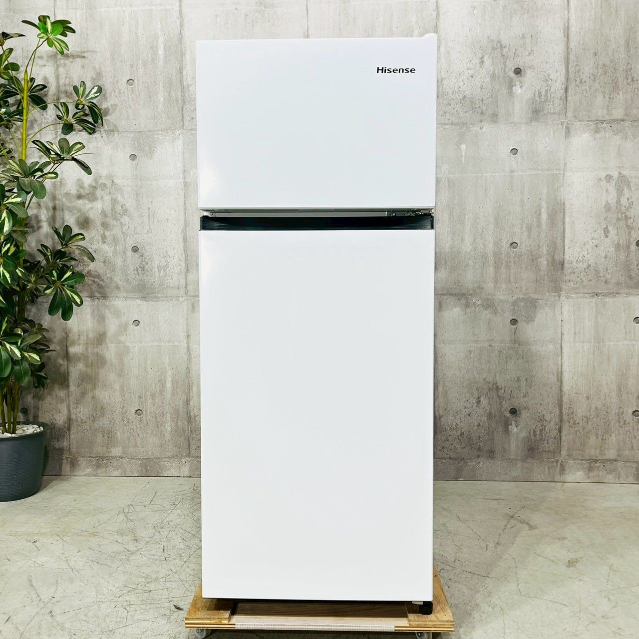 ♦️Hisense a4425 2ドア冷蔵庫 124L 2023年製 ?♦️ - メルカリ