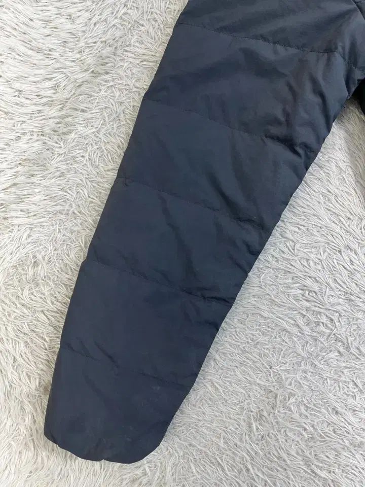 ナショナルジオグラフィック ダックダウン 軽量 ダウン 247