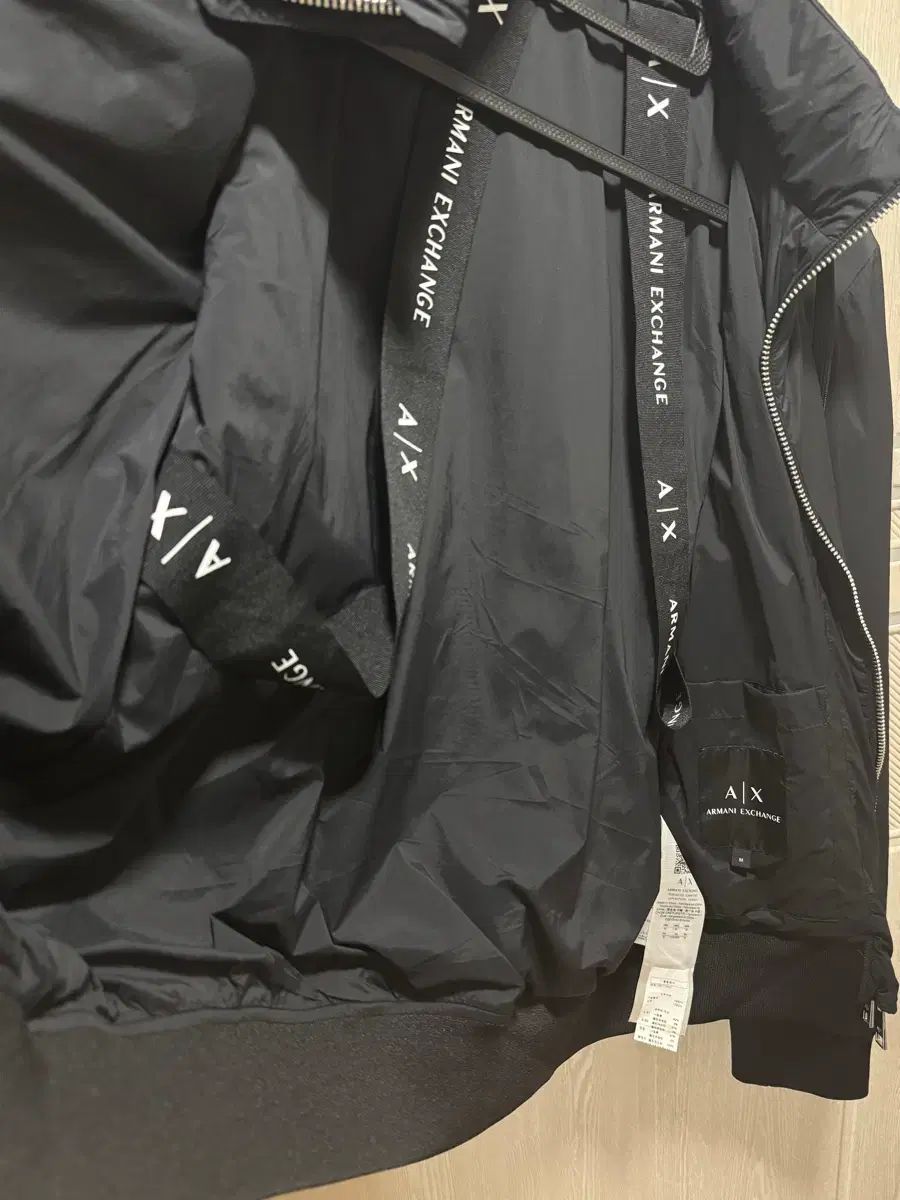 ARMANI EXCHANGE アルマーニ エクスチェンジ ブラック ウィンド