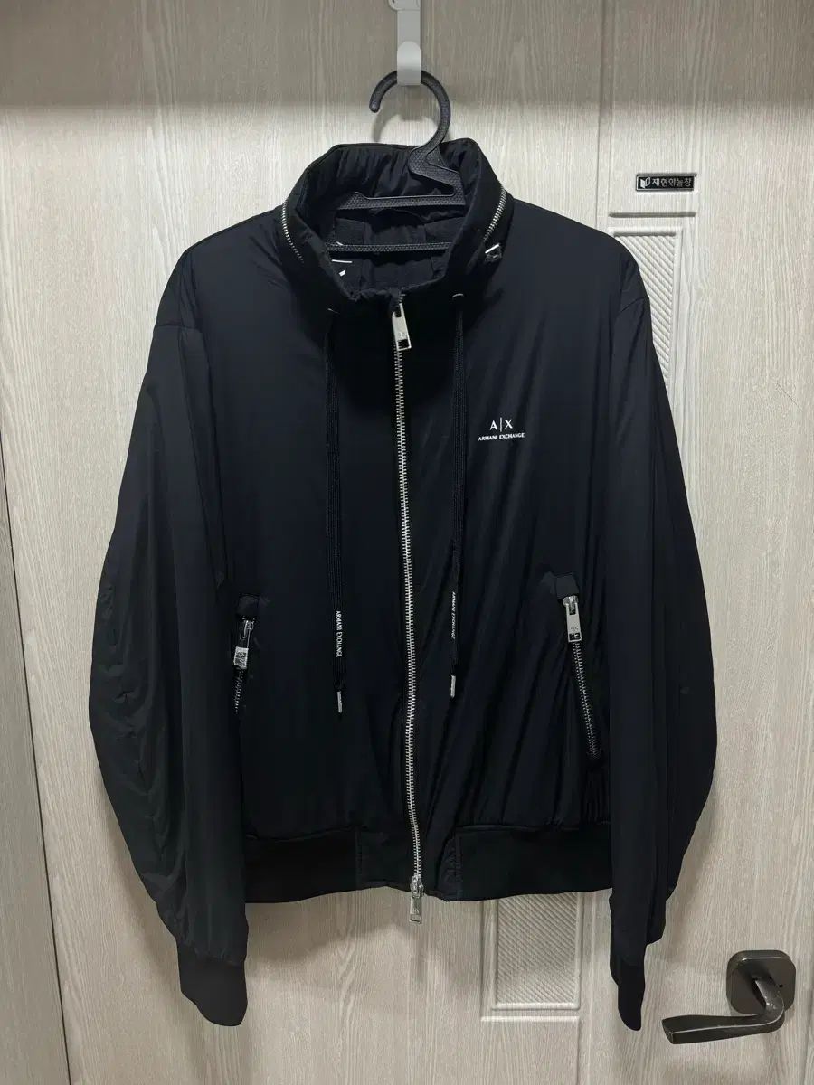 ARMANI EXCHANGE アルマーニ エクスチェンジ ブラック ウィンド