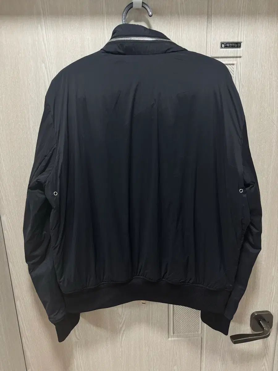 ARMANI EXCHANGE アルマーニ エクスチェンジ ブラック ウィンド