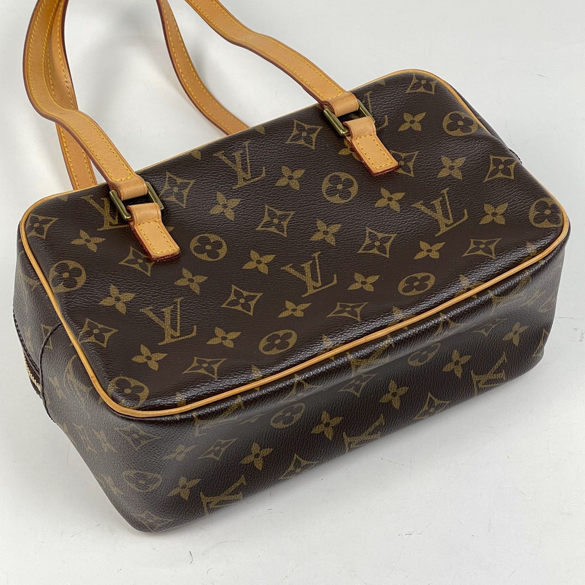 ルイ・ヴィトン Louis Vuitton シテ MM 肩掛け ショルダーバッグ