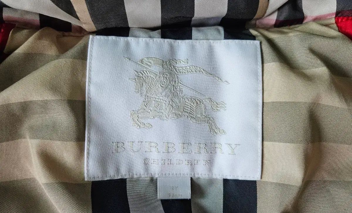  バーバリー キッズ 赤 ダウン 2 Y 24 m アウター ベビー服(~95cm)