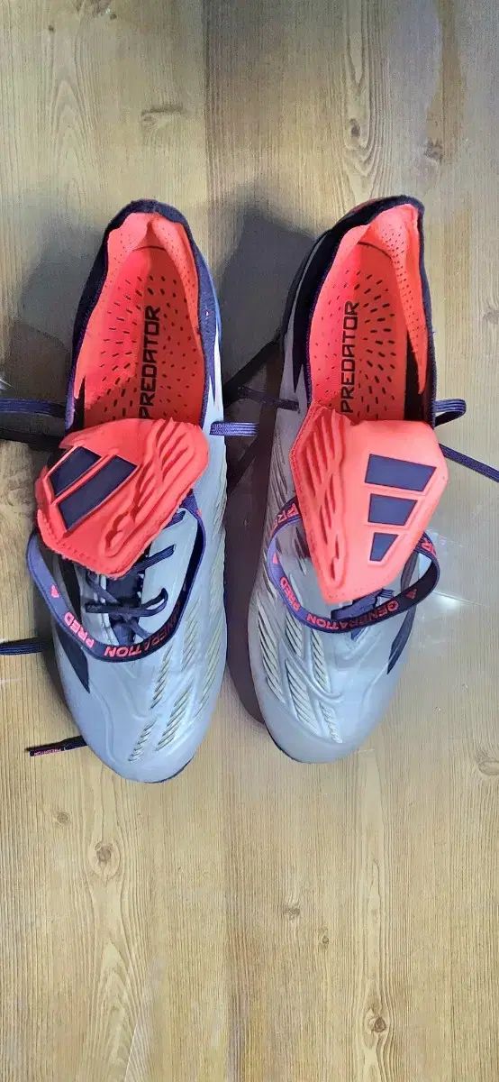 アディダス プレデター サッカーシューズ 275