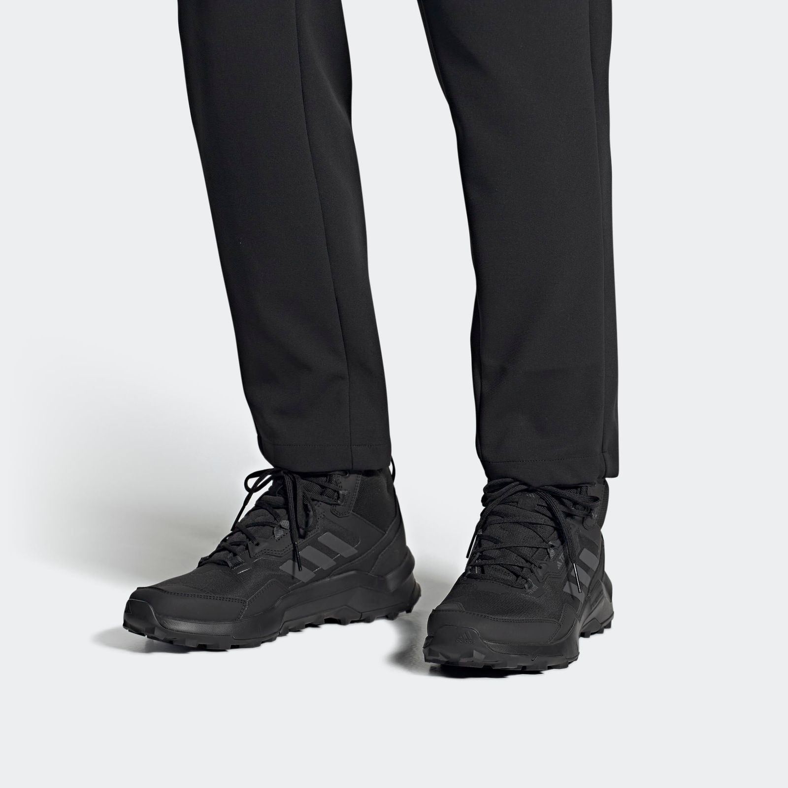  アディダス トレッキングシューズ テレックス AX 4 ミッド GORE TEX ハイキング メンズ コアブラック カーボン グレーフォー HP 7401 27 0 cm その他 靴