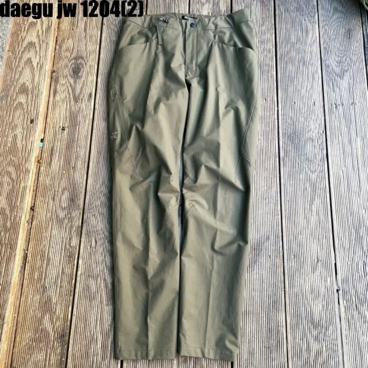 ARC TERYX アークテリクス カーキ 機能性 ズボン パンツ 32