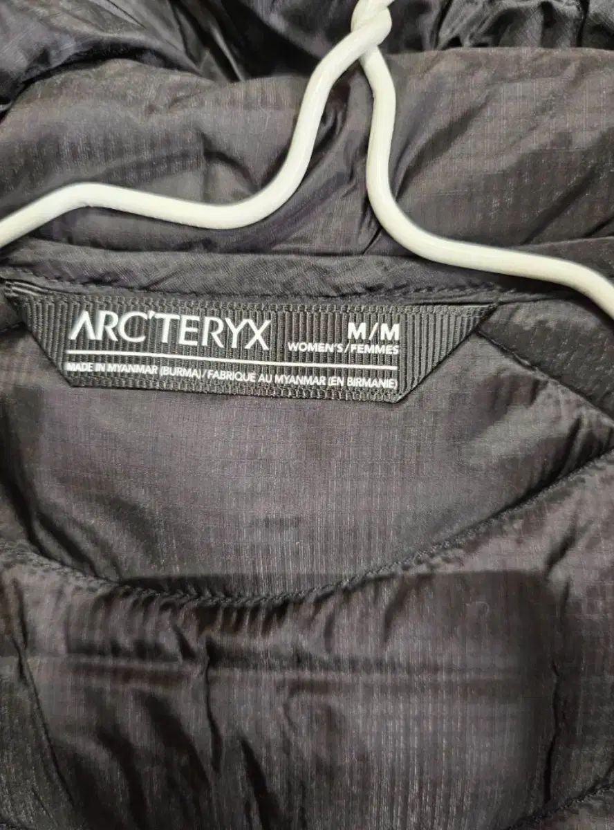 ARC TERYX Cerium LTフーディー レディース Mサイズ ブラック