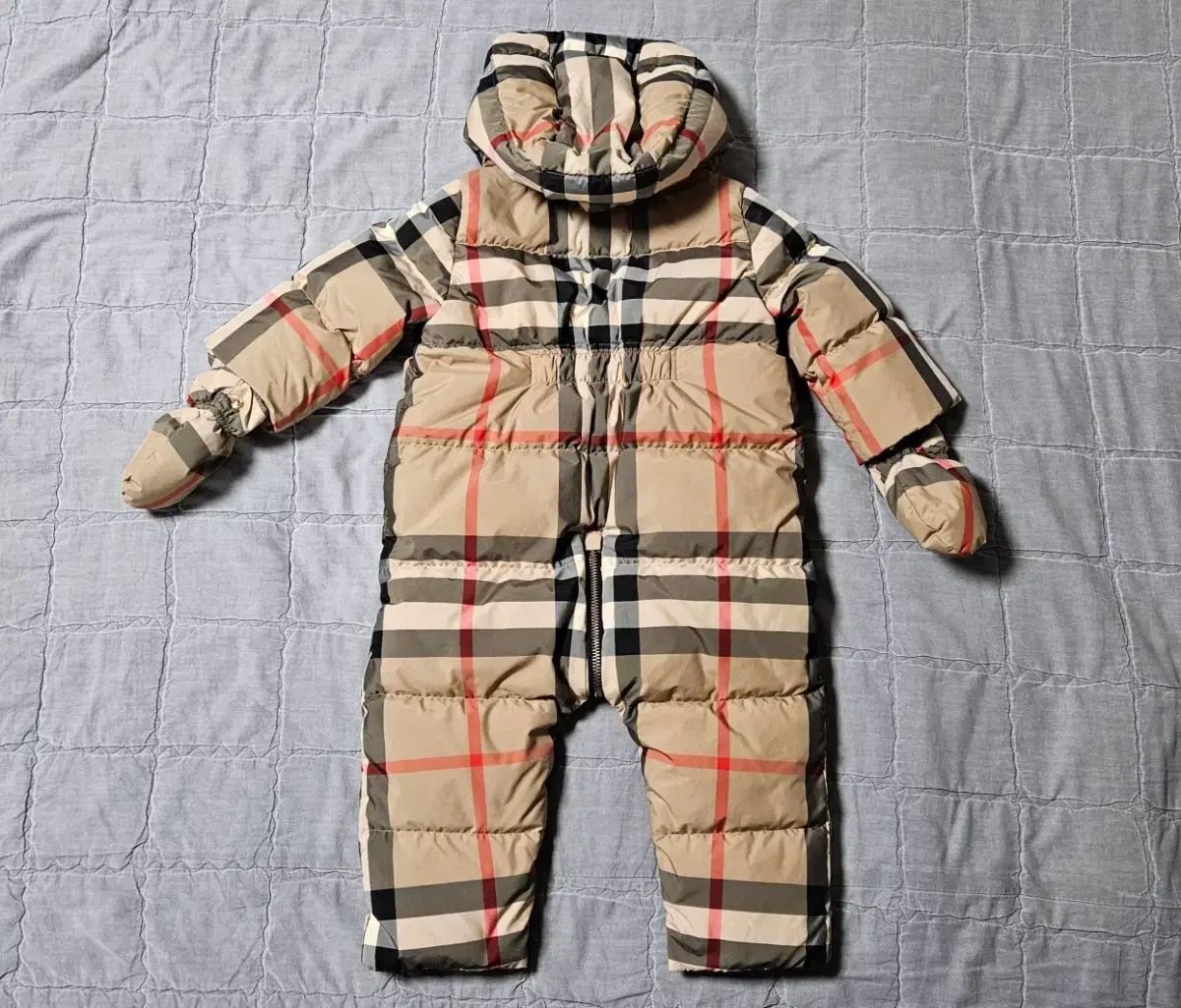 バーバリー 宇宙服 ダウン ボディスーツ オールインワン 18 M