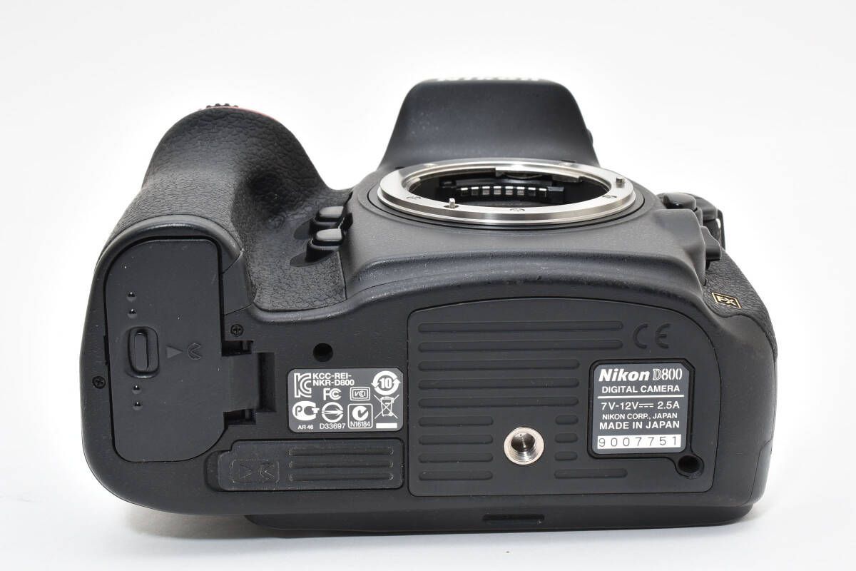 ☆極上品《ショット数6,908回》ニコン NIKON D800 ボディ ラバーカバー