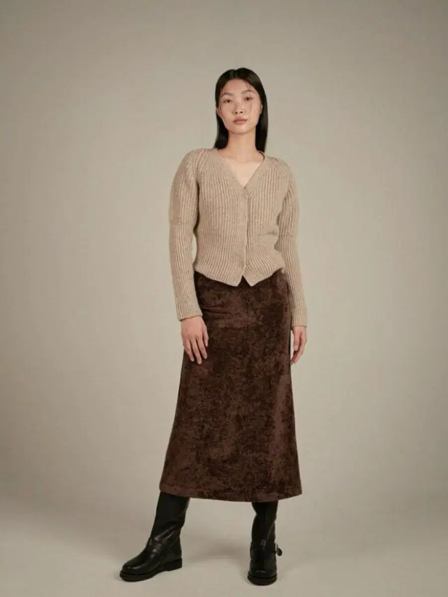 アウロ ツアーベルベット ロング丈スカート ブラウン