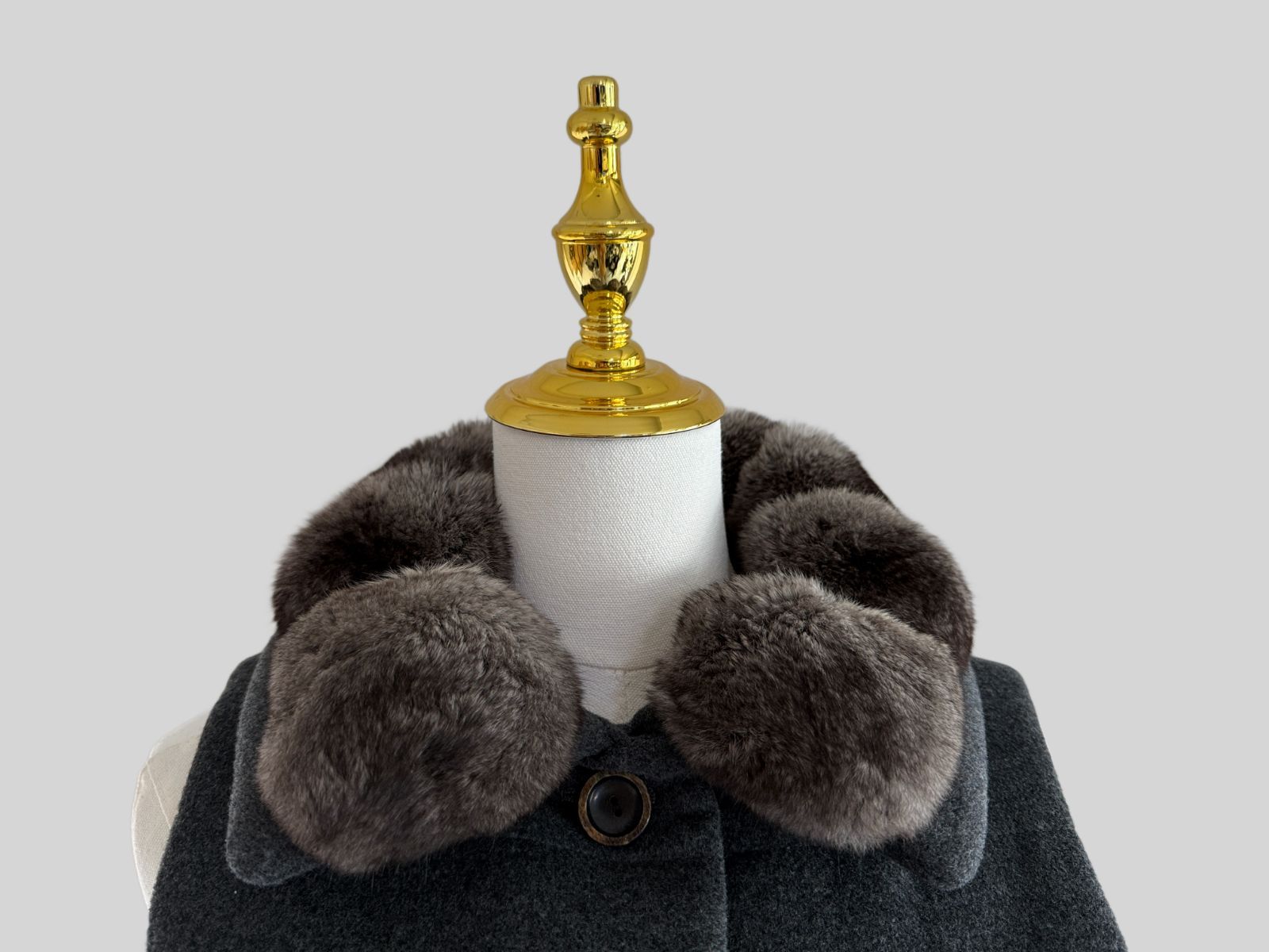 美品FOXEY/フォクシー 35142 チンチラファー付ベスト スフレグレー 38