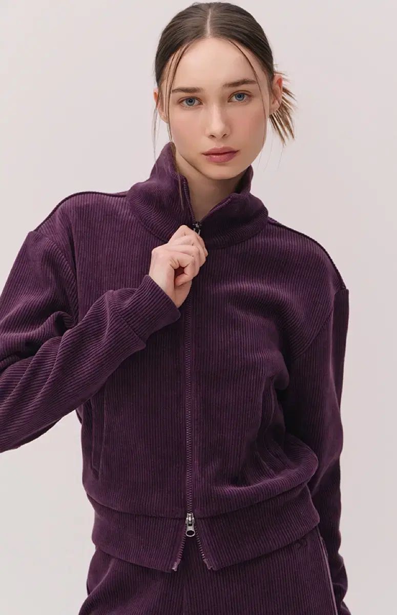 위뜨8 25 FW BIGゴージツアーベルベット クロップド ジップアップアウター-パンツ セット