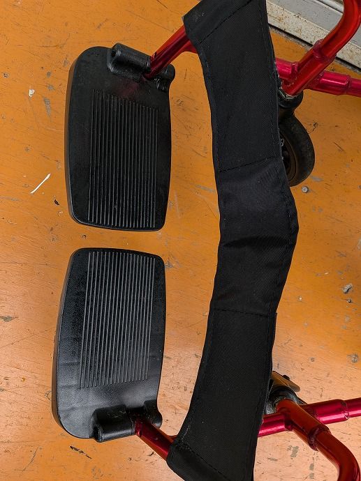 一部地域を除く ミキ軽量車いす キャリカル 介助型 PMS-2 R km-25-1203-03