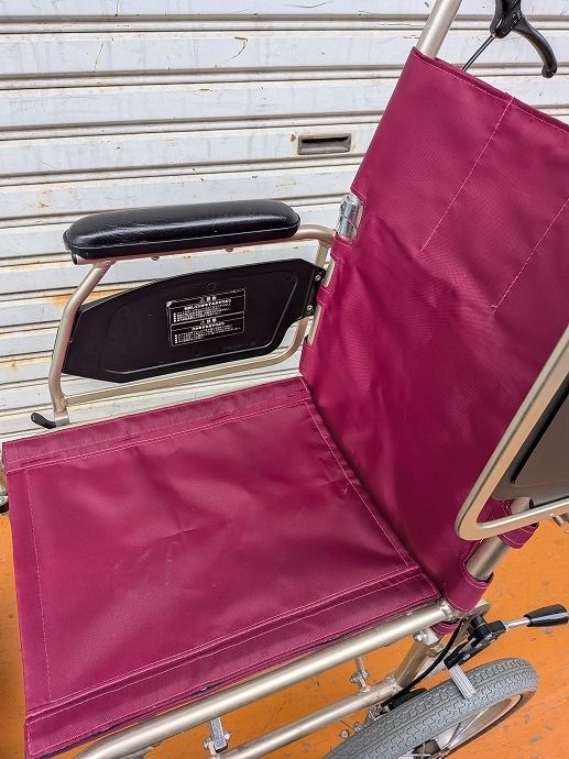  一部地域を除く パナソニック 介助式車椅子 ライクルR ノーパンクタイヤ 座幅40㎝ km-25-1203-06 介助用車椅子 車椅子