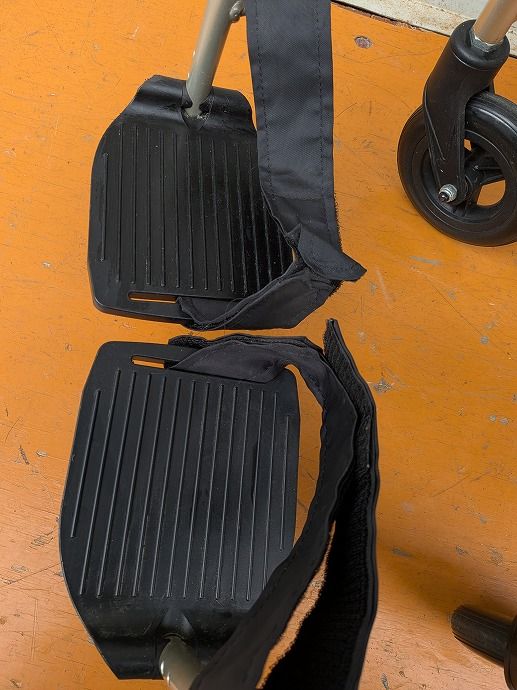 一部地域を除く パナソニック 介助式車椅子 ライクルR ノーパンクタイヤ 座幅40㎝ km-25-1203-06