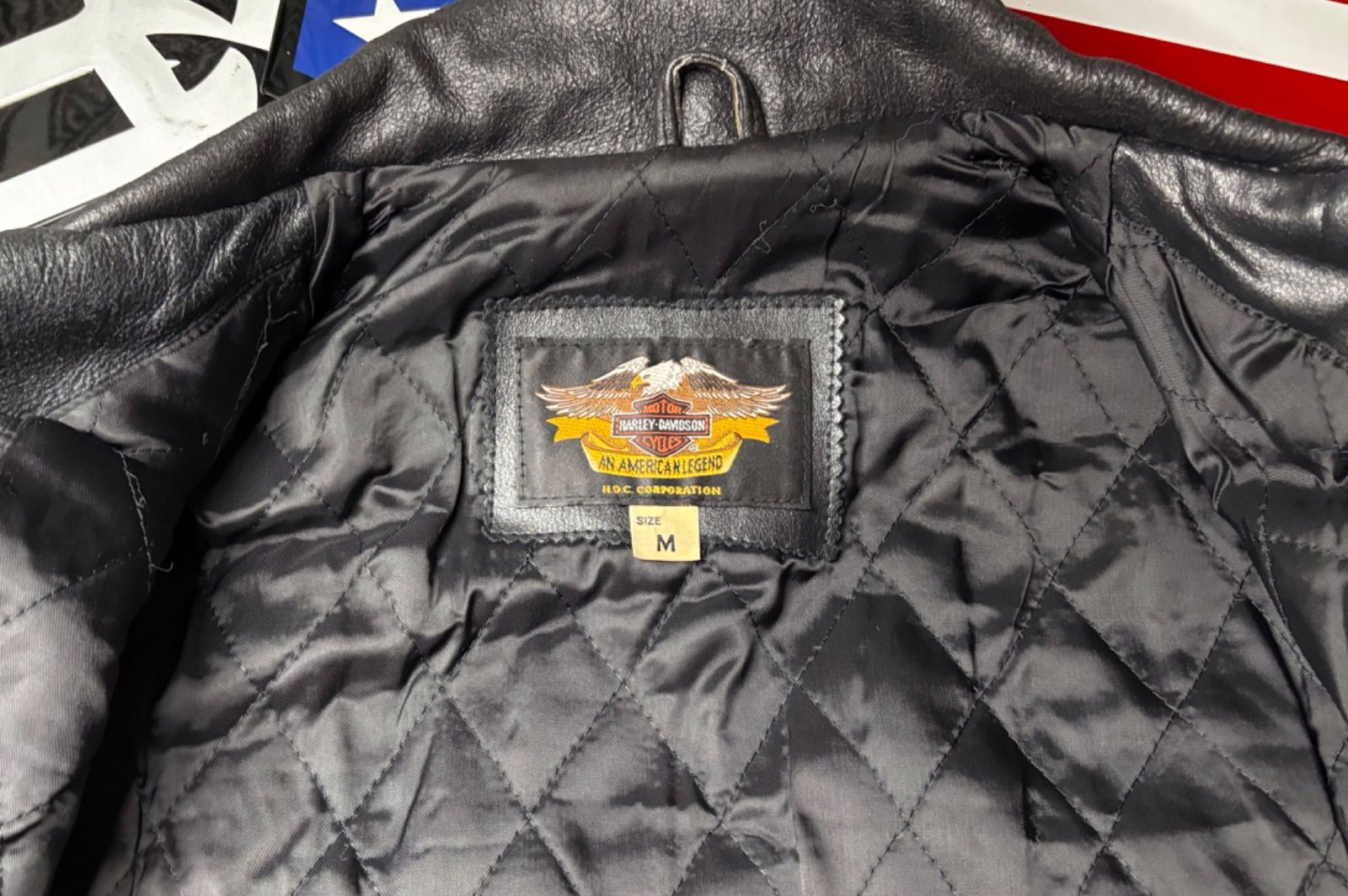 背面-袖 刺繍ロゴ