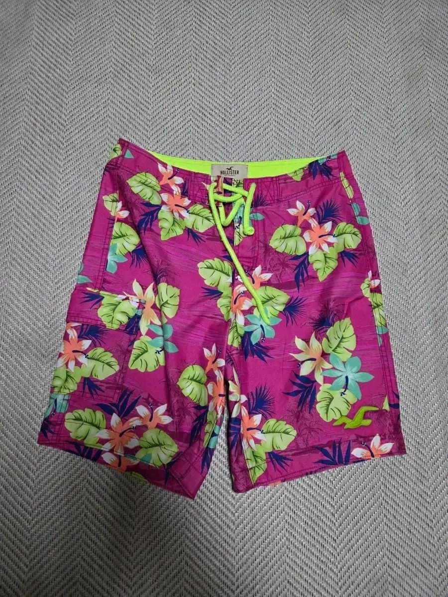 ホリスター 水着 m サイズ