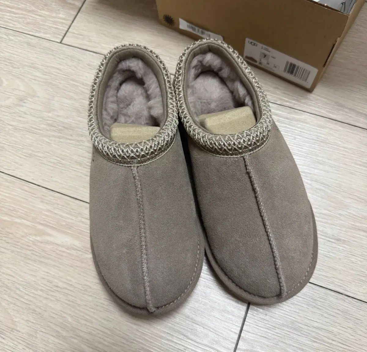 UGG アグ タスマン シープスキン ファースリッパ 240 US 7