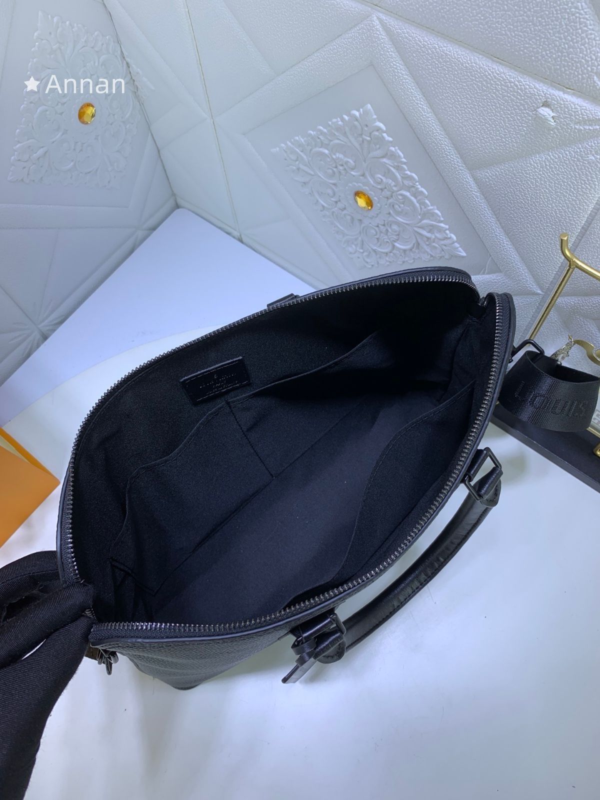 美品 LOUIS VUITTON ルイヴィトンメンズ ビジネスバッグ LV