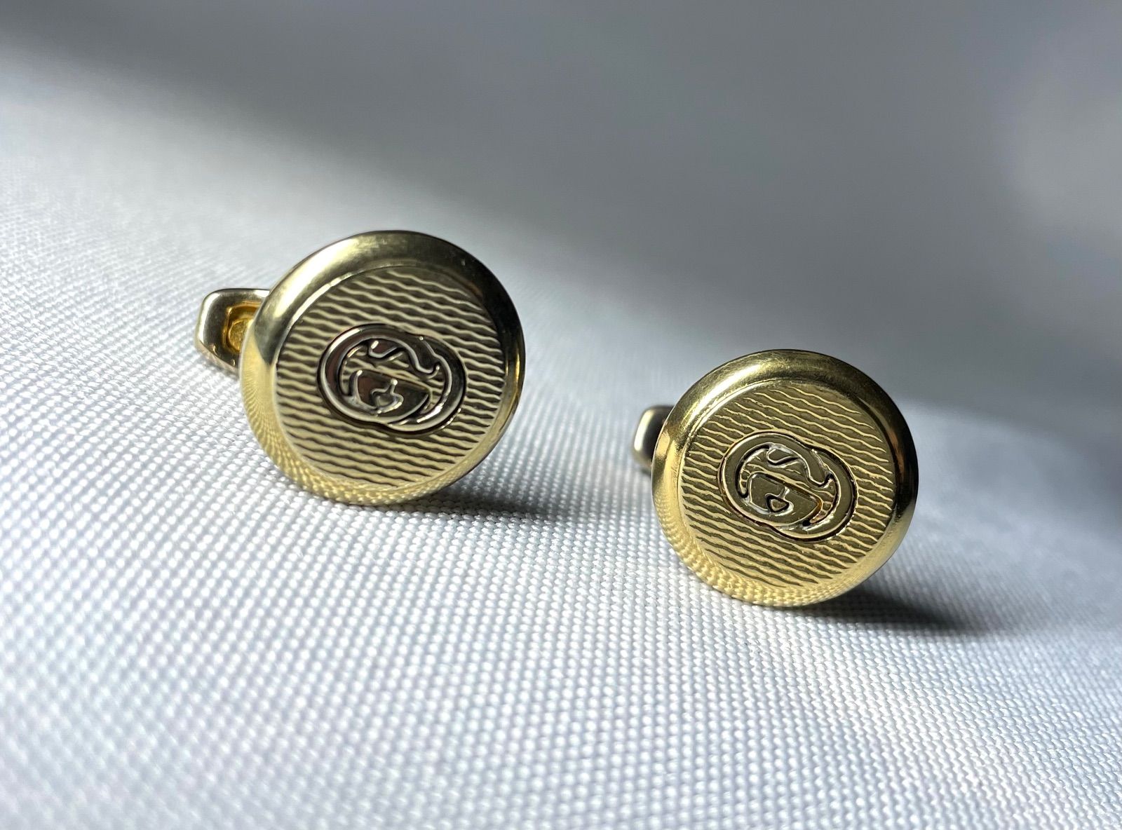 GUCCI グッチ インターロッキングG GGロゴ ゴールドメタリック