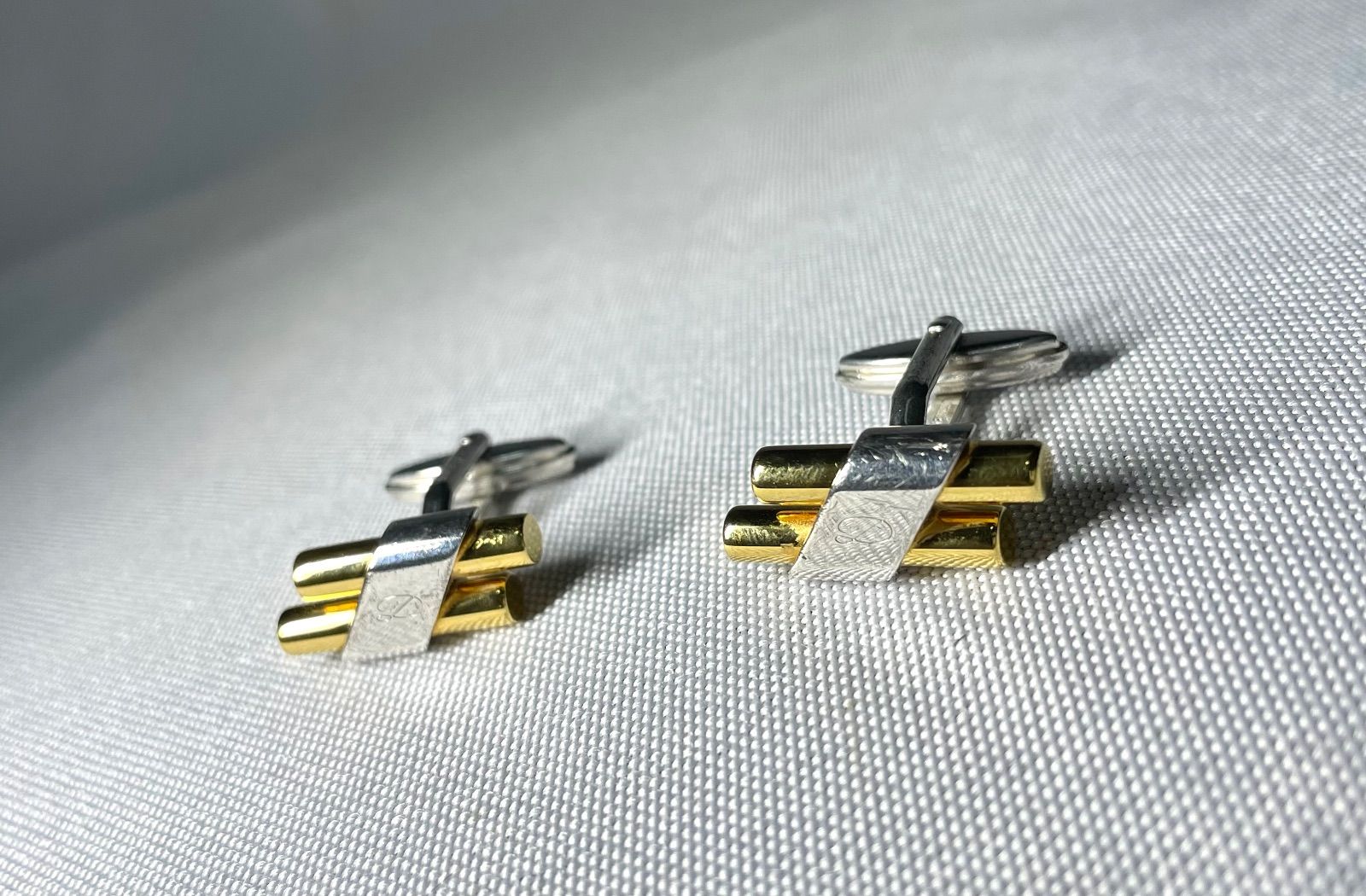 S.T. Dupont カフリンクス ゴールド/シルバー S.T. Dupont カフリンクス ゴールド/シルバー - メルカリ