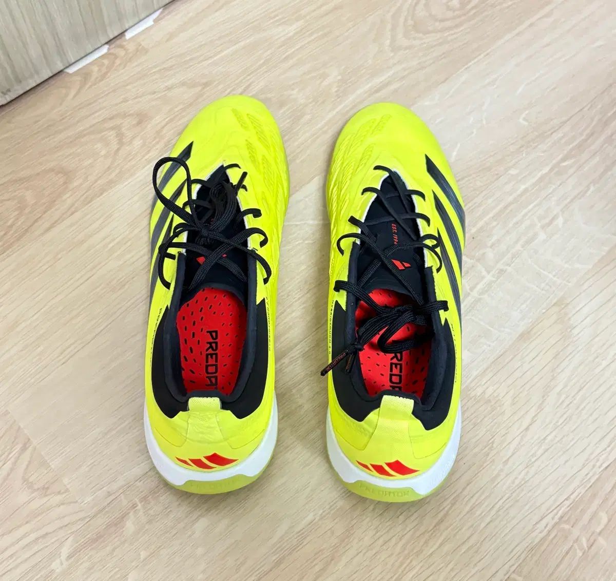 アディダス プレデター サッカーシューズ (275) - メルカリ