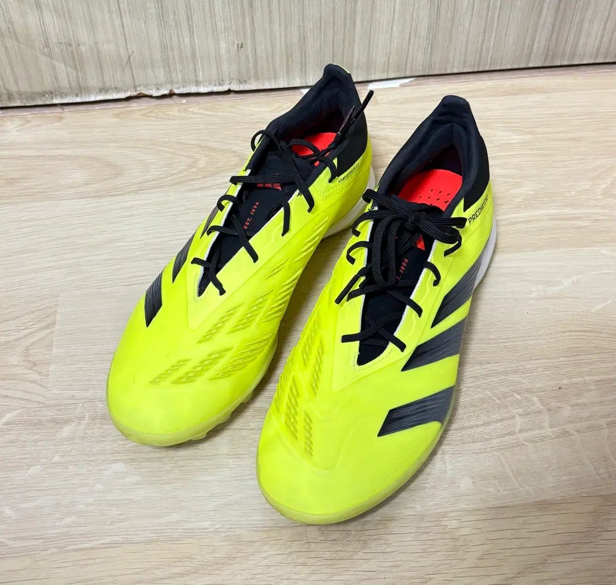 アディダス プレデター サッカーシューズ (275) - メルカリ