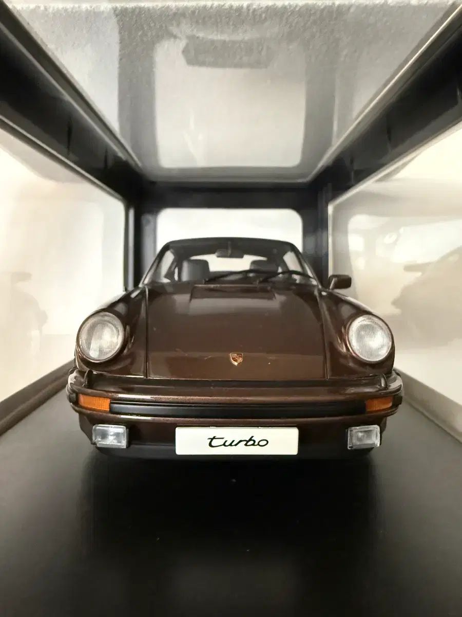 1:18 オートアート ポルシェ 911 930 ターボ 3.0 - メルカリ