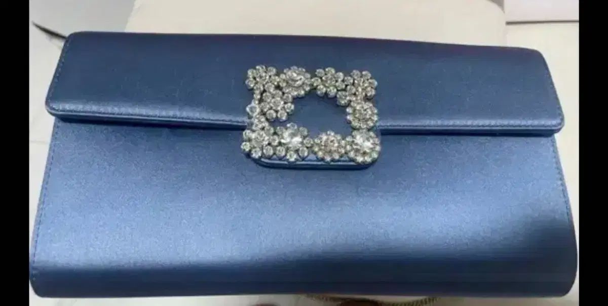 The First Roger Vivier ロジェ ヴィヴィエ ENVELOPE エンベロープ Rab ラブ クラッチバッグ ブルー