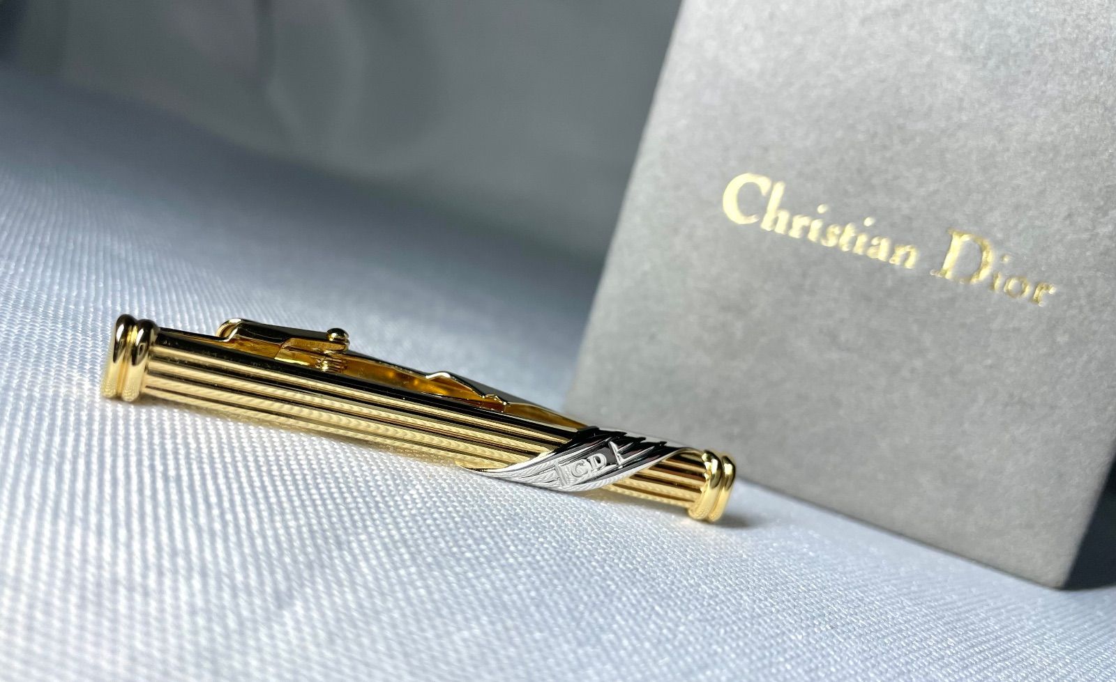 【極美品】Dior　ディオール　ネクタイピン　CDロゴ　ストライプ　ゴールド 極美品】Dior ディオール ネクタイピン CDロゴ ストライプ ゴールド 極