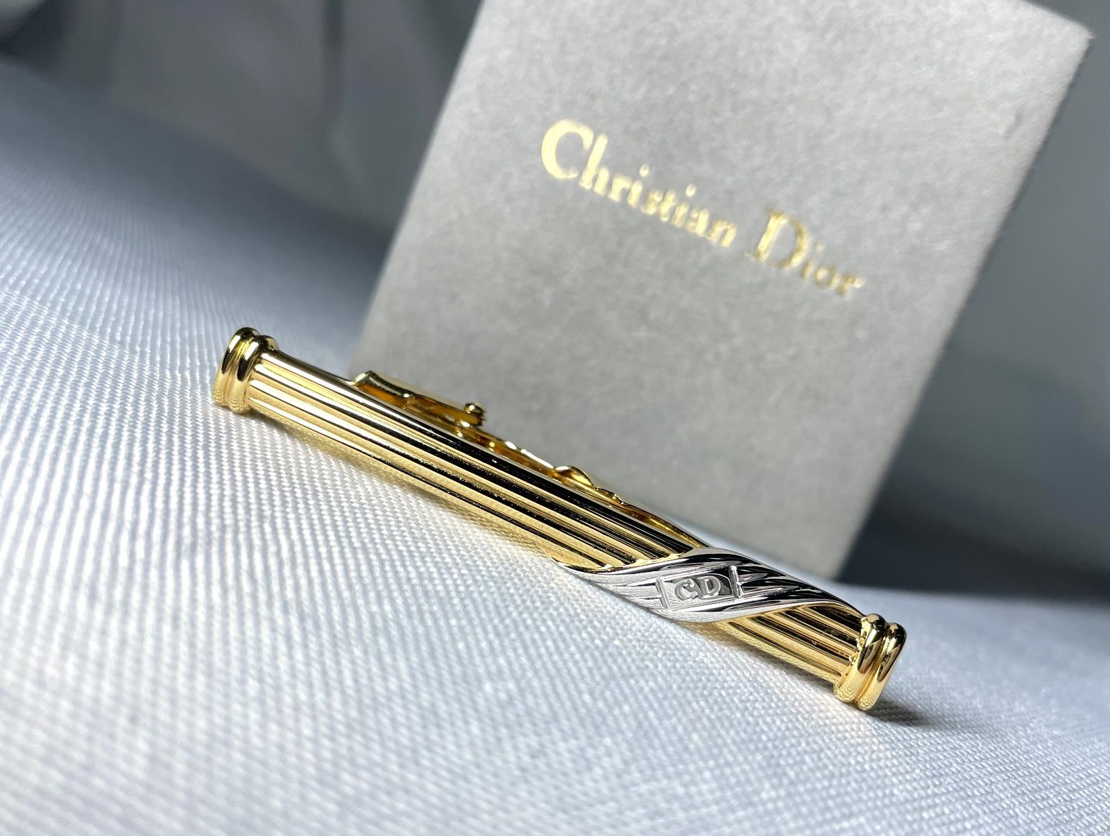 ストライプライン ゴールド＆シルバーネクタイピン