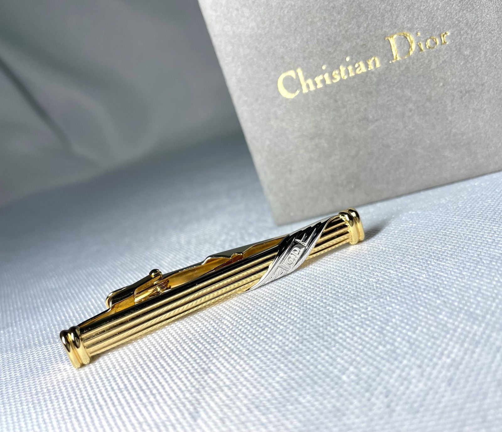 タイピン タイバー