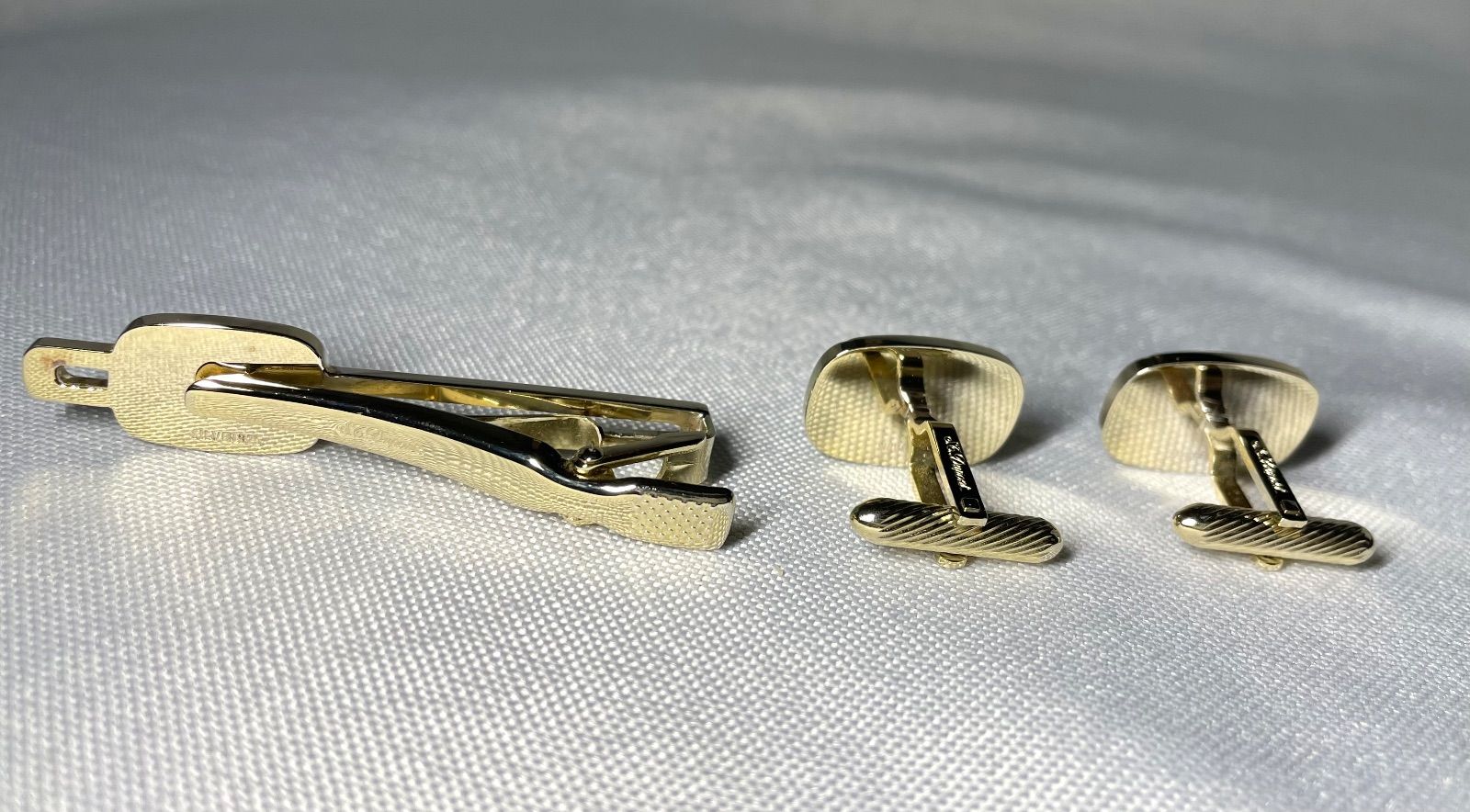 美品 S.T.Dupont デュポン Dロゴ ゴールド＆艶消しシルバー カフス