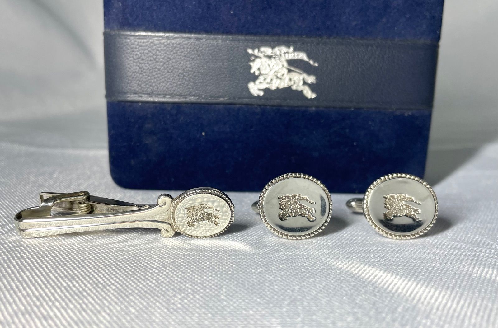 Burberry バーバリー ホースナイトロゴ 騎士デザイン スターリングシルバー カフス ネクタイピンセット カフリンクス タイピン
