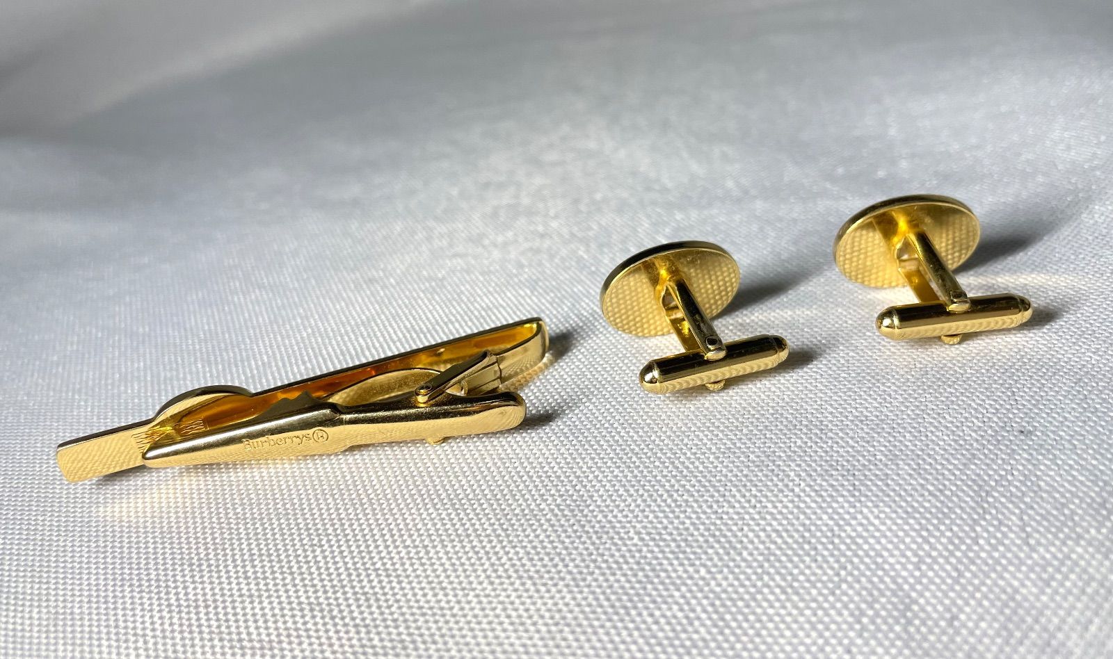 Burberry バーバリー チェックライン オーバルカフス ネクタイピン