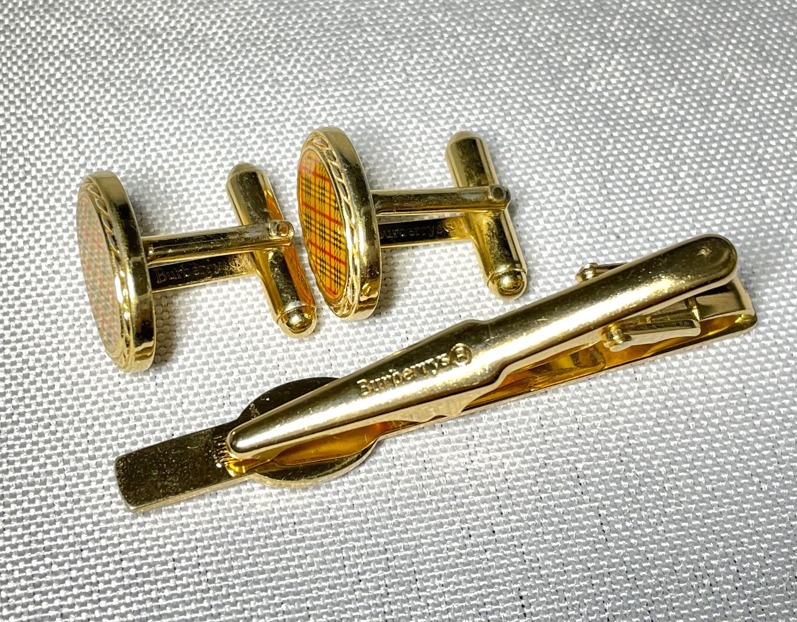 Burberry バーバリー チェックライン オーバルカフス ネクタイピン