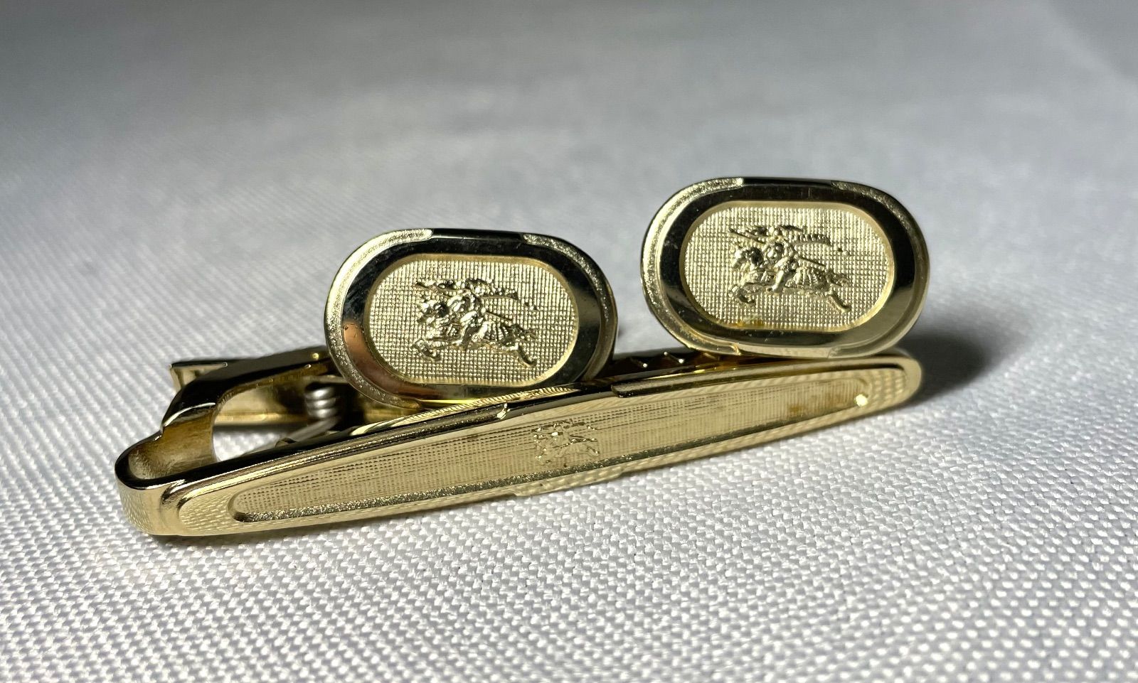 美品 Burberry バーバリー ホースナイトロゴ 騎士デザイン ゴールド