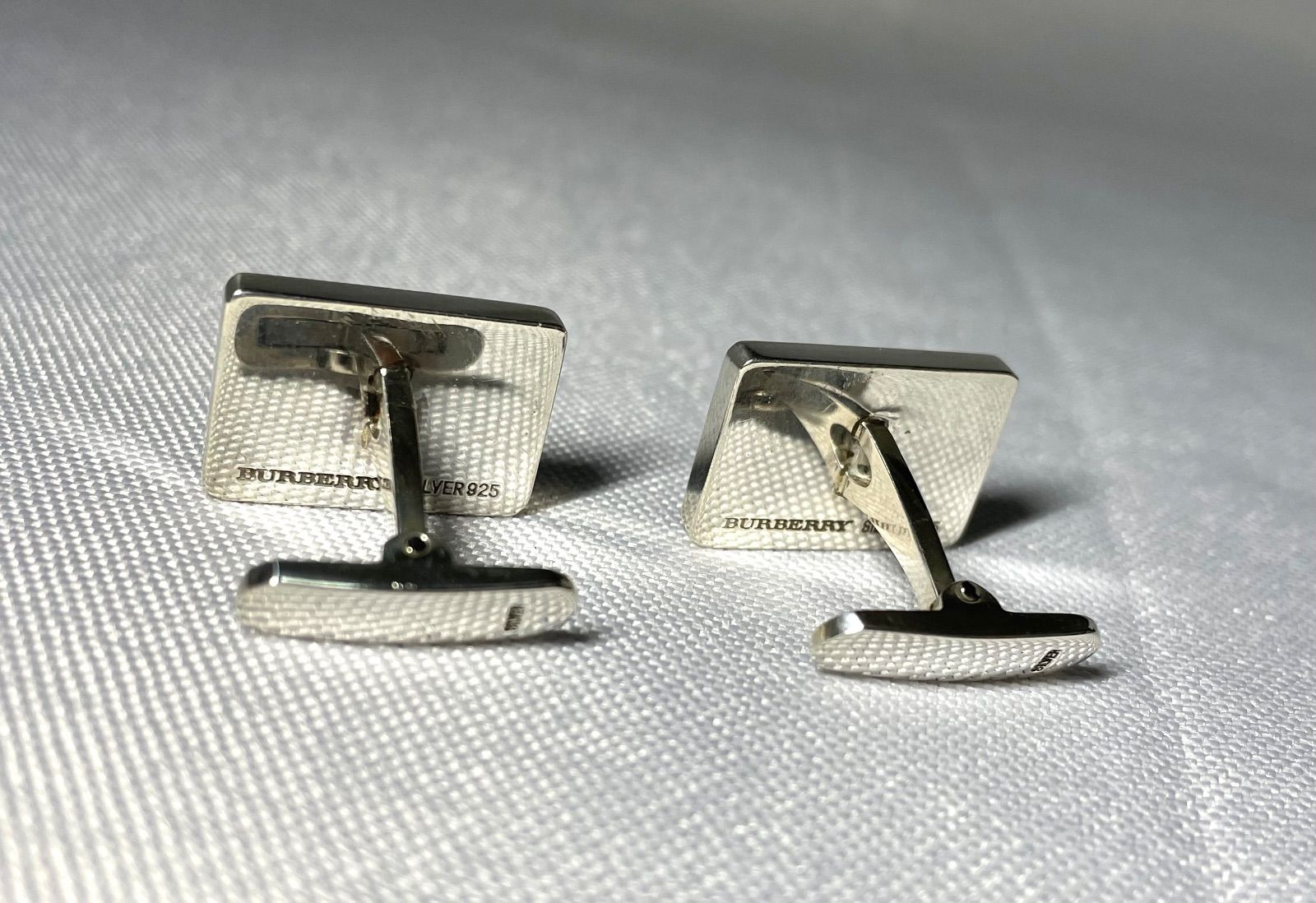 Burberry バーバリー 鏡面スターリングシルバー SV925 スクエアカフス