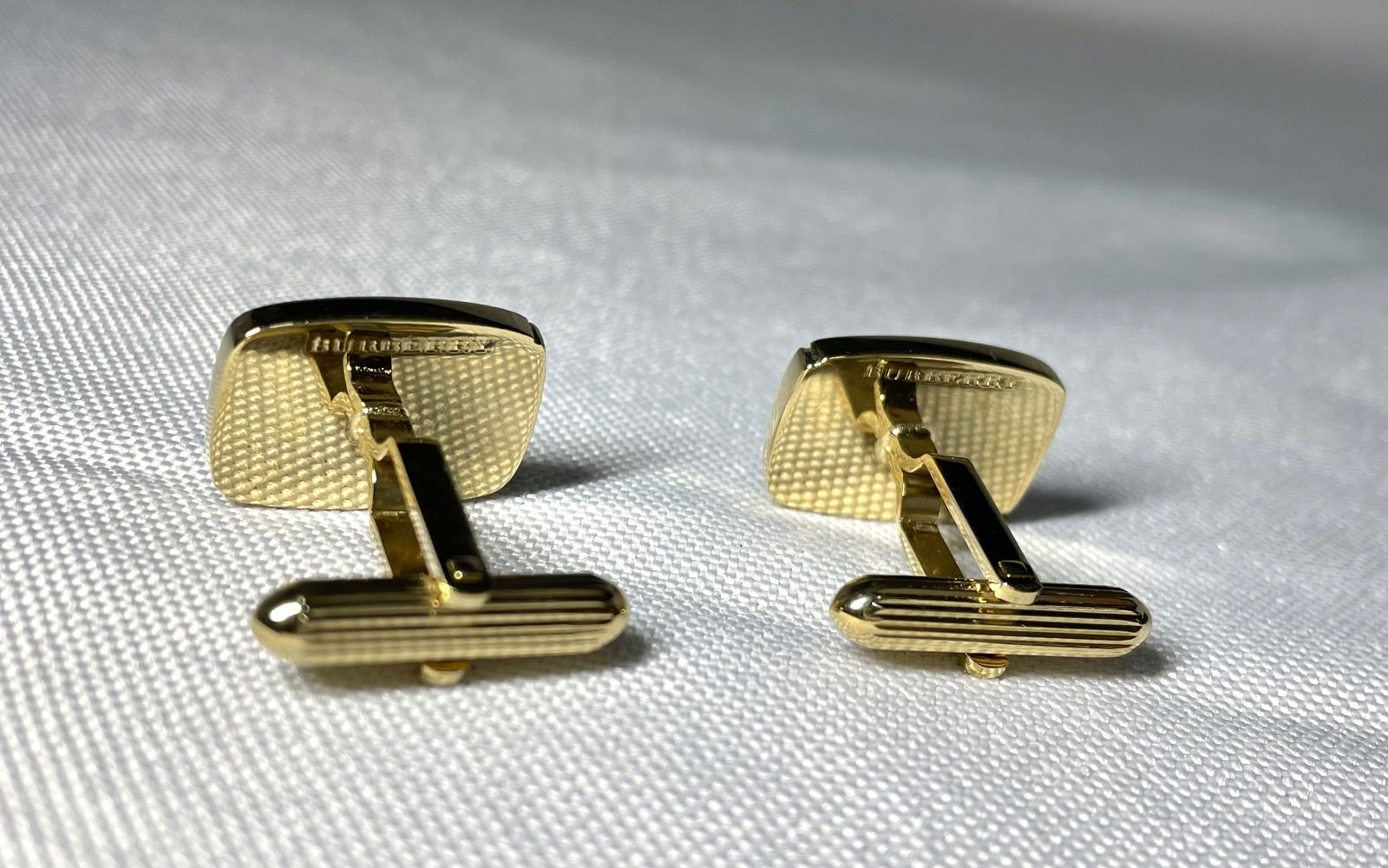 美品 Burberry バーバリー ホースナイトロゴ 騎士デザイン カフス