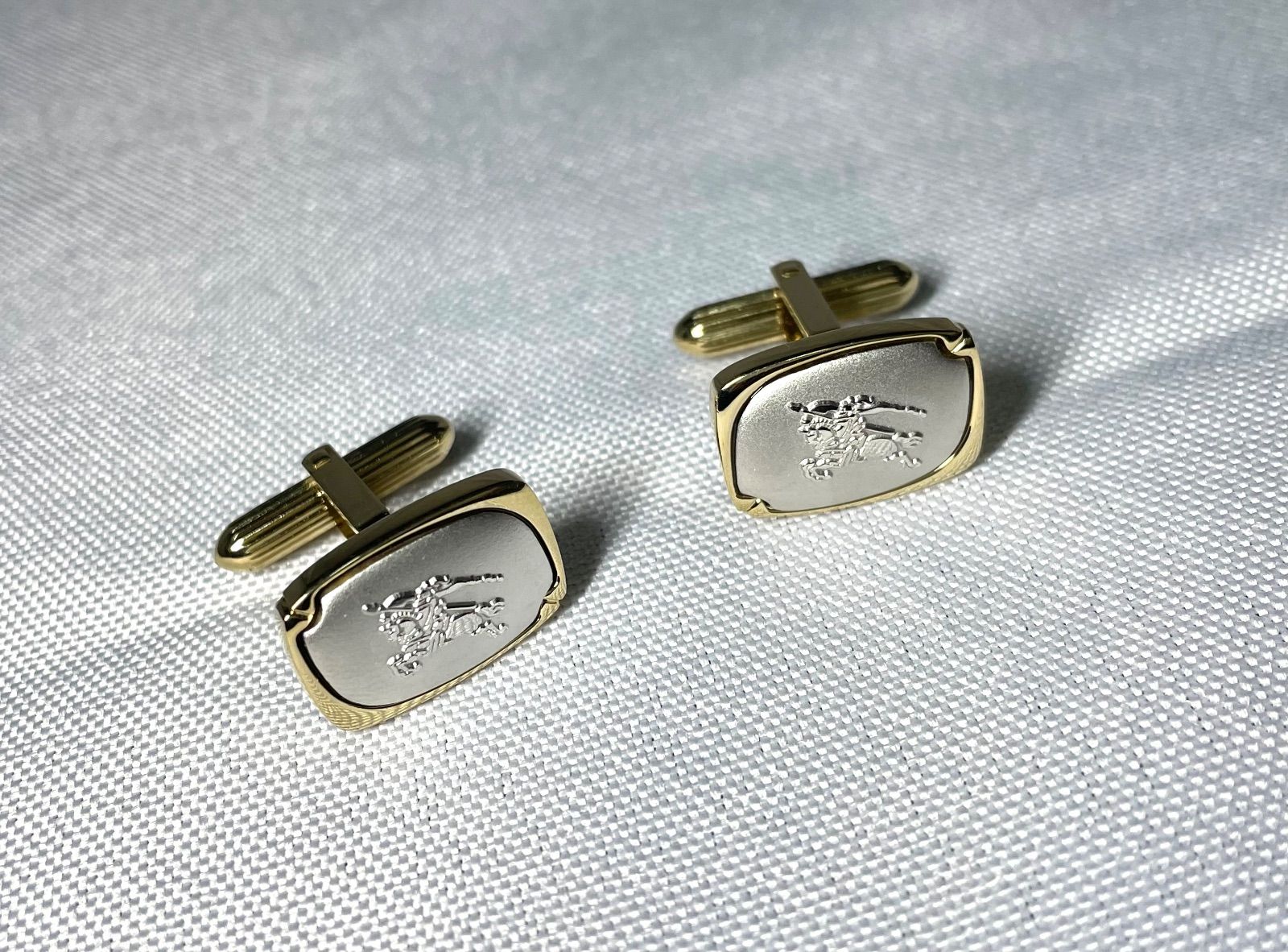 美品 Burberry バーバリー ホースナイトロゴ 騎士デザイン カフス